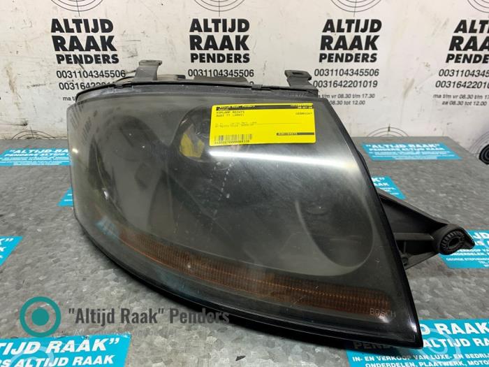 Używane Reflektor prawy Audi TT (8N3) 1.8 20V Turbo Cena na żądanie oferowane przez "Altijd Raak" Penders