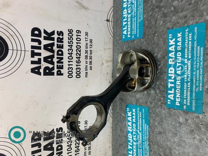 Usagé Piston Mercedes E (W212) 5.5 E-63 AMG V8 32V Prix sur demande proposé par "Altijd Raak" Penders