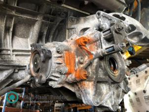 Differential vorne van een Mercedes-Benz E 4-matic (W211) 5.0 E-500 V8 32V 2007
