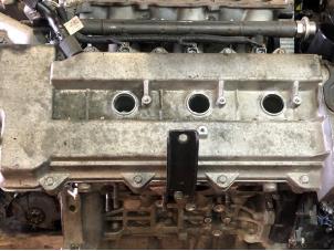 Used Cylinder head Hyundai Santa Fe II (CM) 2.7 V6 24V 4x2 Price on request offered by "Altijd Raak" Penders