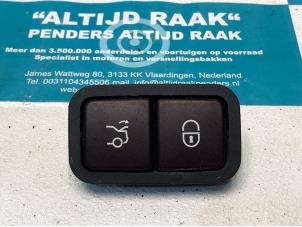 Used Switch Mercedes S (C217) 4.7 S-500 BlueEFFICIENCY 32V 4-Matic Price on request offered by "Altijd Raak" Penders