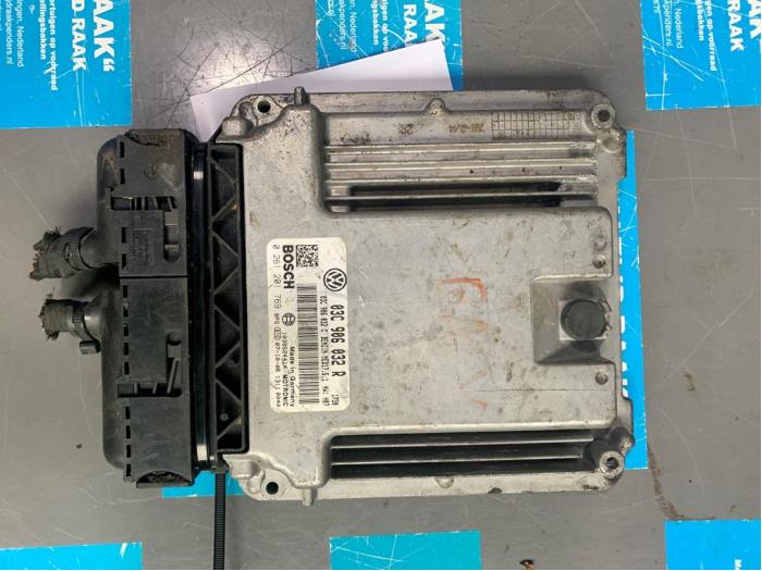 Injection computer from a Volkswagen Golf Plus (5M1/1KP) 1.4 TSI 140 16V 2008