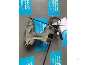 Used Ignition lock + key Volkswagen Transporter T4 2.5 TDI Price on request offered by "Altijd Raak" Penders