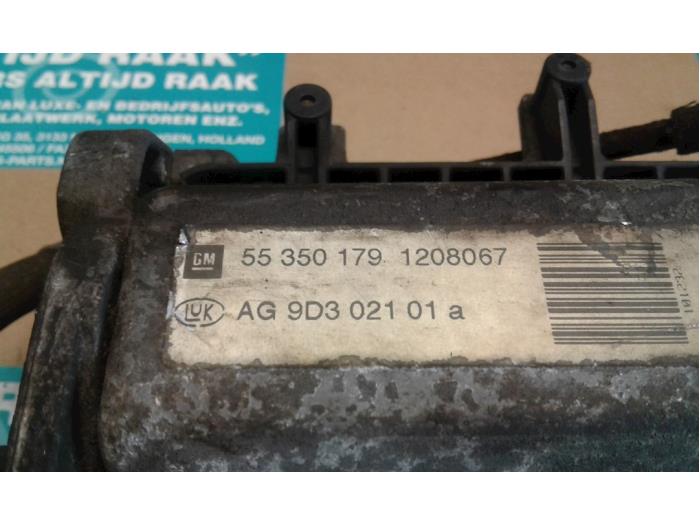 Robotised gearbox from a Opel Corsa C (F08/68) 1.0 12V 2003