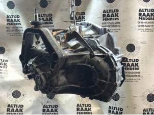 Gebrauchte Getriebe Renault Master III (FD/HD) 3.0 dCi 16V 140 Preis auf Anfrage angeboten von "Altijd Raak" Penders