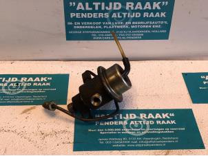 Usados Regulador de presión de combustible Mercedes R230 Precio de solicitud ofrecido por "Altijd Raak" Penders