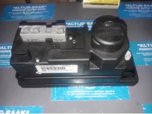 Used Electric central locking vacuum pump Mercedes SLK (R170) 2.0 200 K 16V Price on request offered by "Altijd Raak" Penders
