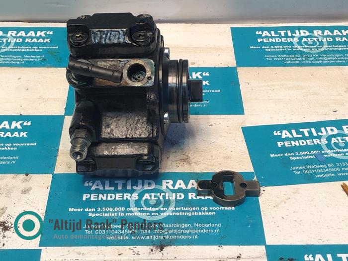 Used Mechanical fuel pump Fiat Doblo (223A/119) 1.3 JTD 16V Multijet Price on request offered by "Altijd Raak" Penders