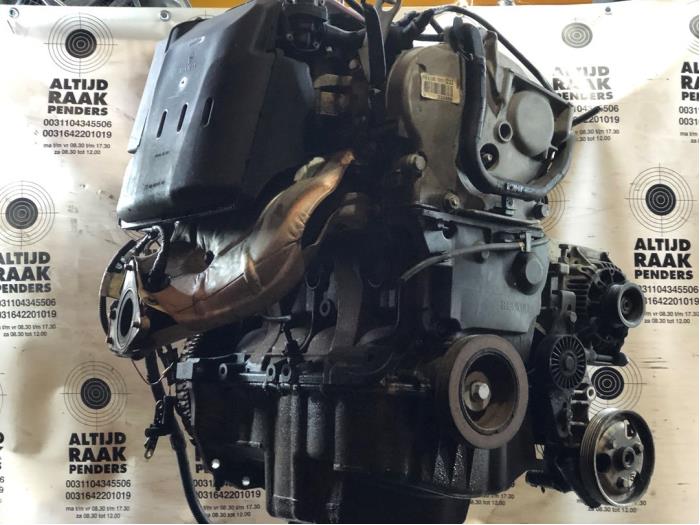 Engine from a Renault Scénic I (JA) 1.6 16V 2000