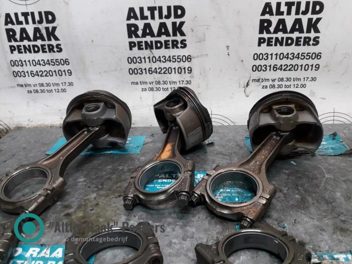 Usados Pistón Porsche 911 (997) 3.8 24V Carrera S Precio de solicitud ofrecido por "Altijd Raak" Penders