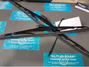 New Rear wiper arm Jaguar S-type (X200) 2.5 V6 24V Price on request offered by "Altijd Raak" Penders