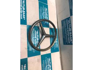 Used Emblem Mercedes MB 100 Price on request offered by "Altijd Raak" Penders