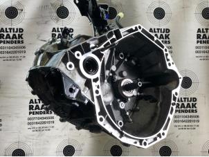 Used Gearbox Renault Clio V (RJAB) 1.5 Blue dCi 85 Price on request offered by "Altijd Raak" Penders