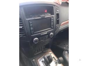 Used Air conditioning control panel Mitsubishi Pajero Hardtop (V6/7) 3.2 DI-D 16V Van Price on request offered by "Altijd Raak" Penders