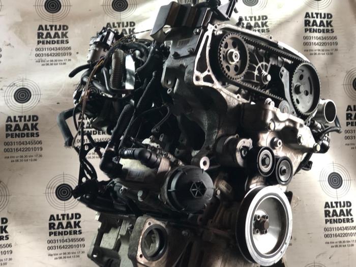 Motor van een Fiat 500X (334) 1.6 D 16V Multijet II 2018