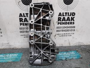 Used Alternator upper bracket BMW X6 (F16) Price on request offered by "Altijd Raak" Penders