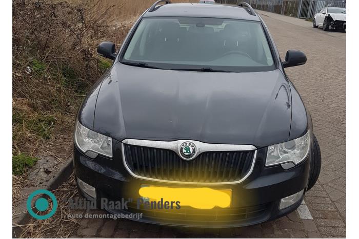 Używane Panel przedni Skoda Superb Combi (3TAC/TAF) 1.6 TDI Cena na żądanie oferowane przez "Altijd Raak" Penders