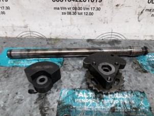 Used Balance shaft Audi Q7 (4LB) 3.0 TDI V6 24V Price on request offered by "Altijd Raak" Penders