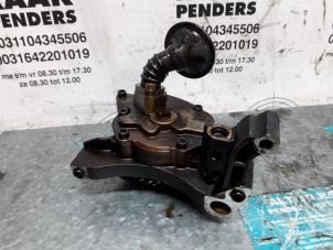 Used Oil pump Volkswagen Golf V (1K1) 1.6 FSI 16V Price on request offered by "Altijd Raak" Penders