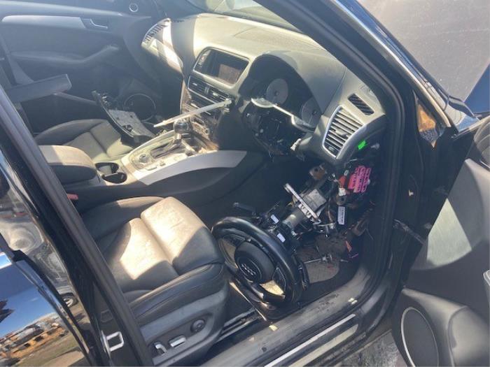 Navigation Bedienfeld van een Audi SQ5 (8RB) 3.0 TDI V6 24V 2015