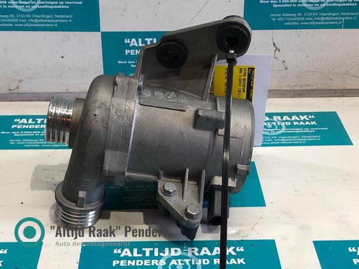 Begagnade Extra vattenpump BMW 3 serie (E90) 318i 16V Pris på förfrågan erbjuds av "Altijd Raak" Penders