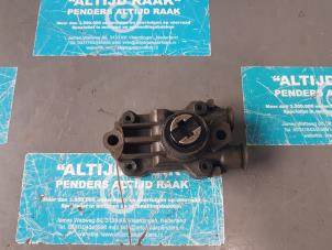 Used Booster pump Mercedes Sprinter 3,5t (906.13/906.23) 315 CDI 16V Price on request offered by "Altijd Raak" Penders