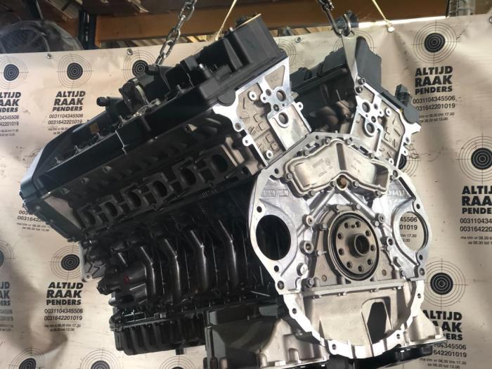 Engine from a Rolls-Royce Phantom Drophead Coupé (RR2) 6.75 V8 48V 2014