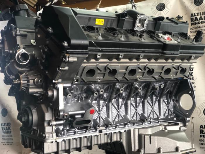 Engine from a Rolls-Royce Phantom Drophead Coupé (RR2) 6.75 V8 48V 2014