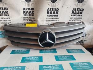 Usagé Calandre Mercedes SL Prix sur demande proposé par "Altijd Raak" Penders