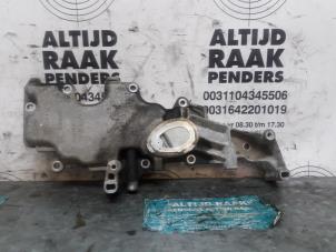 Used Rocker cover Dacia Duster (HS) 1.6 16V 4x4 Price on request offered by "Altijd Raak" Penders