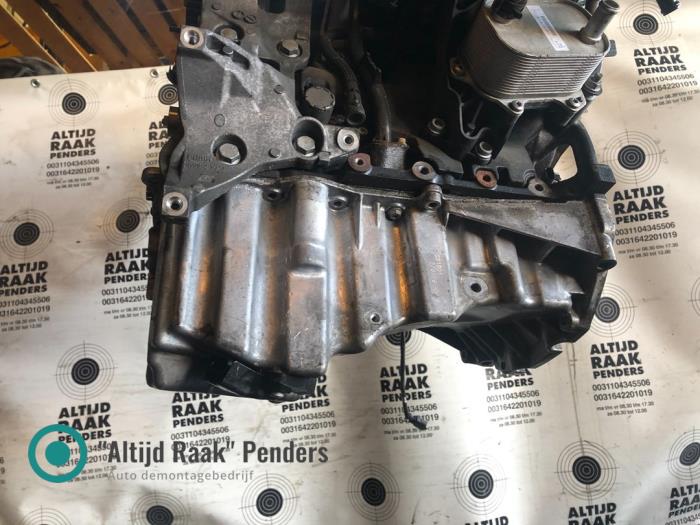 Usagé Couvercle carter Audi A4 (B9) 2.0 30 TDI 16V Prix sur demande proposé par "Altijd Raak" Penders