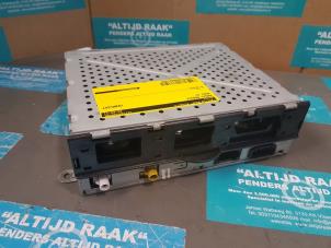 Used Radio module Audi Q7 Price on request offered by "Altijd Raak" Penders