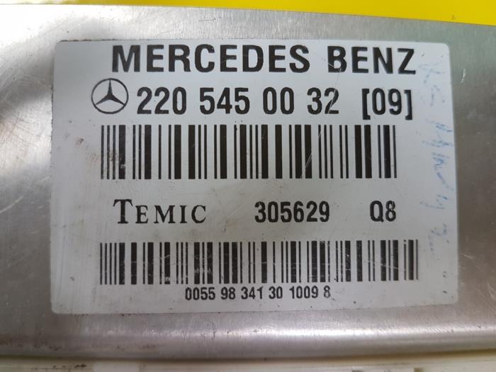 Ordinateur de suspension d'un Mercedes-Benz S (W220) 5.0 S-500 V8 24V
