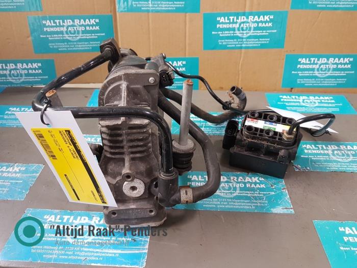 Begagnade Luftpump (fjädring) Mercedes S (C217) 4.7 S-550 32V 4-Matic Pris på förfrågan erbjuds av "Altijd Raak" Penders