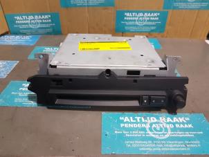 Used Radio CD player BMW 6 serie (E63) M6 5.0 V10 40V Price on request offered by "Altijd Raak" Penders