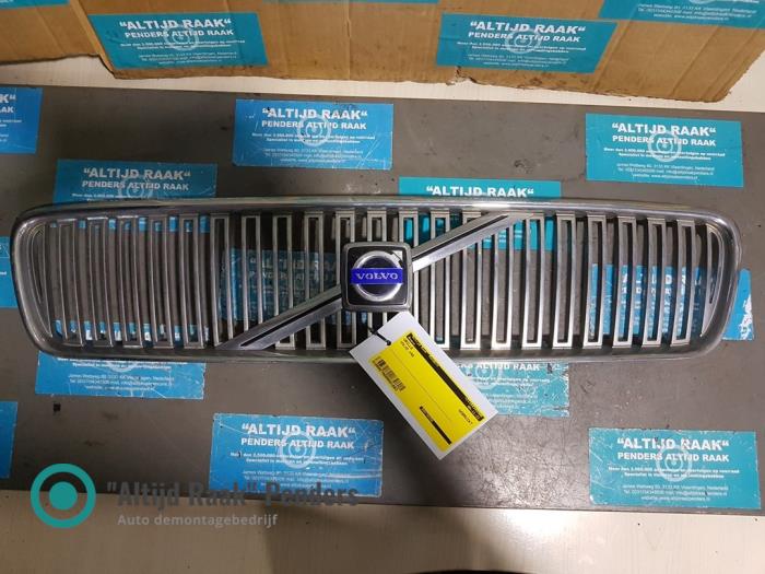 Begagnade Grill Volvo V40 Pris på förfrågan erbjuds av "Altijd Raak" Penders