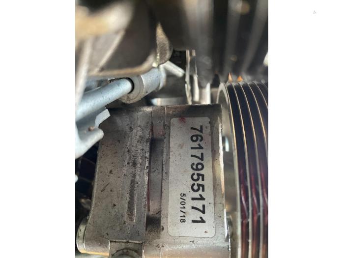Bomba de dirección asistida de un Maserati GranTurismo (M145) 4.7 Sport V8 32V 2018