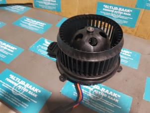 New Heating and ventilation fan motor Lexus CT 200h 1.8 16V Price on request offered by "Altijd Raak" Penders