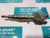 Injector (petrol injection) from a BMW 3 serie (E90) 328i xDrive 24V