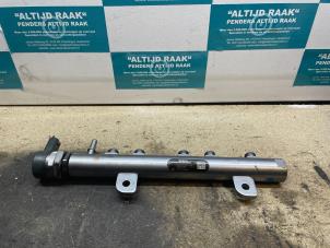 Used Fuel injector nozzle Jeep Grand Cherokee (WK/WK2) 3.0 CRD V6 24V Price on request offered by "Altijd Raak" Penders