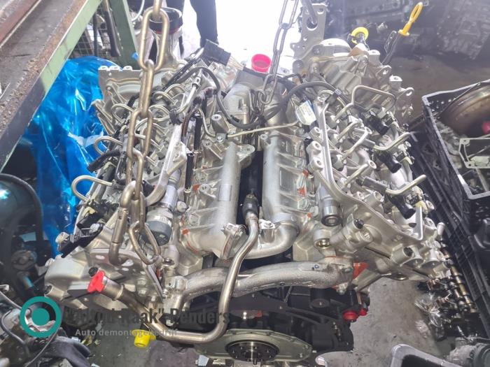 Moteur Nissan Navara 3.0 dCi V6 24V DPF 4x4 V9X
