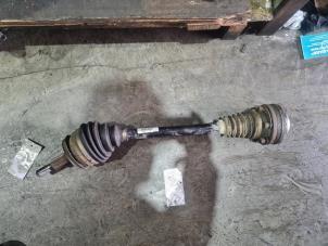 Used Front drive shaft, right Volkswagen Transporter T5 2.0 TDI BlueMotion Price on request offered by "Altijd Raak" Penders