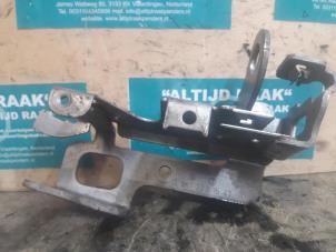 Used Engine mount Mercedes E (W212) E-220 CDI 16V BlueEfficiency Price on request offered by "Altijd Raak" Penders