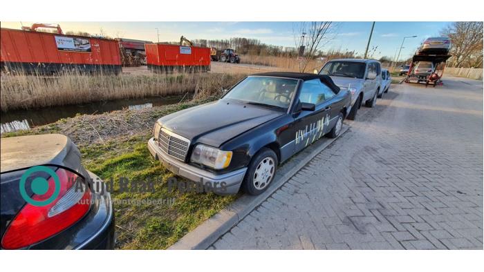 Getriebe van een Mercedes-Benz E (R124) 3.2 E-320 24V 1993