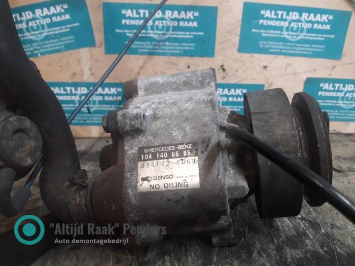 Begagnade Vattenpump Mercedes 280SL-500SLC Pris på förfrågan erbjuds av "Altijd Raak" Penders