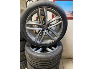 New Wheel + tyre Audi Q7 Price on request offered by "Altijd Raak" Penders
