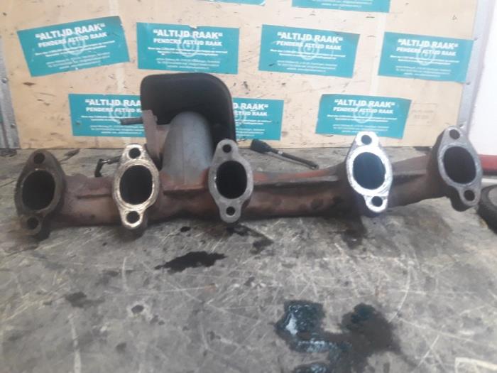 Exhaust manifold from a Volkswagen Crafter 2010
