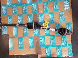 Used Front drive shaft, right Landrover Range Rover Evoque (LVJ/LVS) 2.2 eD4 16V Price on request offered by "Altijd Raak" Penders