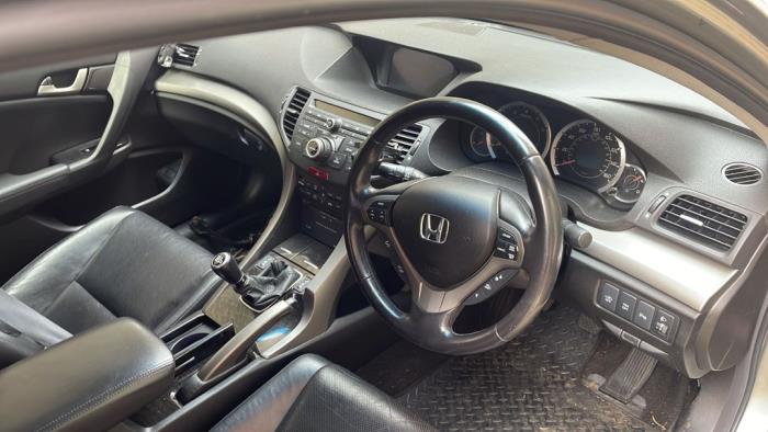 Panneau de commandes navigation d'un Honda Accord (CU) 2.2 i-DTEC 16V 2009