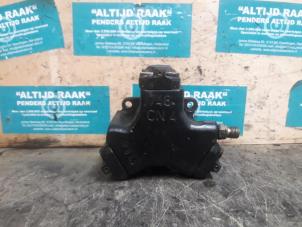 Used High pressure pump Mercedes S (W220) 3.2 S-320 CDI 24V Price on request offered by "Altijd Raak" Penders